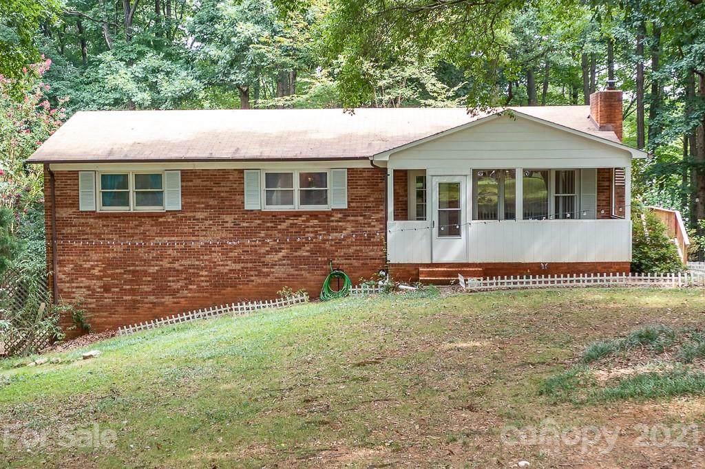 7065 Fieldcrest Lane - Photo 1