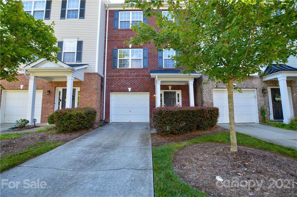 9807 Walkers Glen Drive - Photo 1
