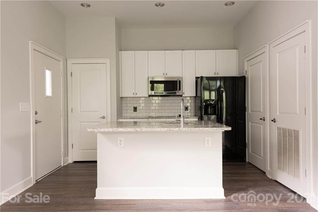 681 Alexander Street - Photo 1