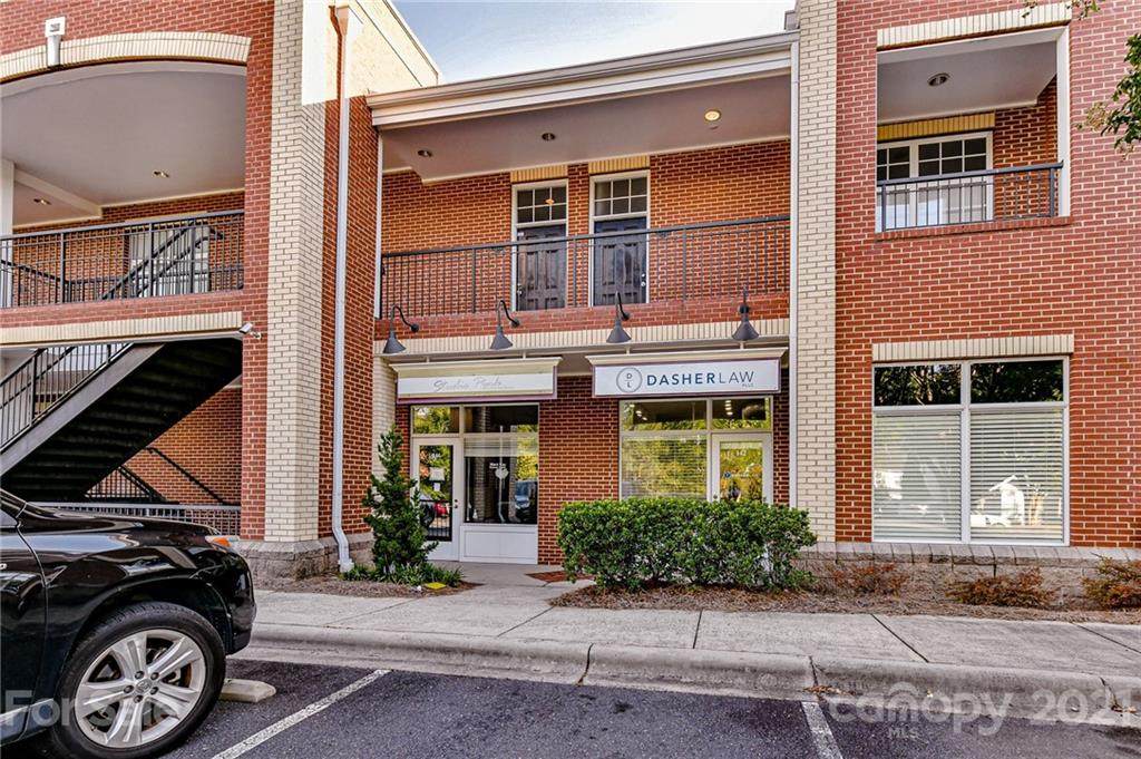 246 Park Square Place - Photo 1