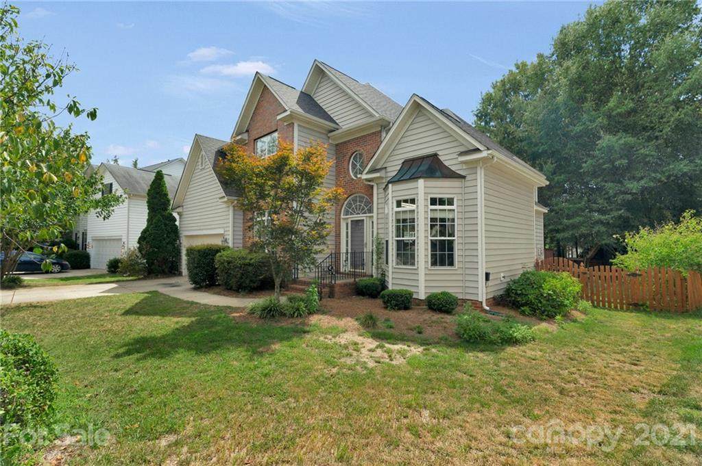 412 Basingdon Court - Photo 1
