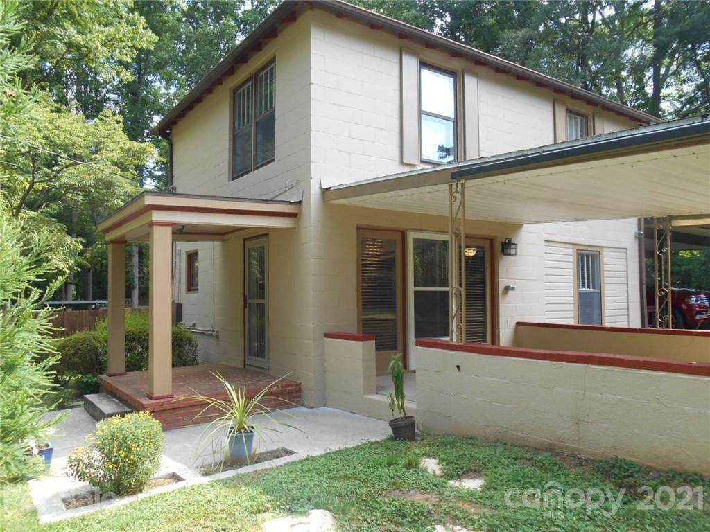 2106 Robin Road - Photo 1