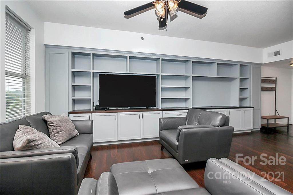 1315 East Boulevard - Photo 1