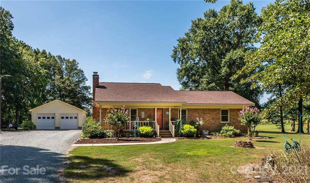 890 Rollins Boulevard - Photo 1
