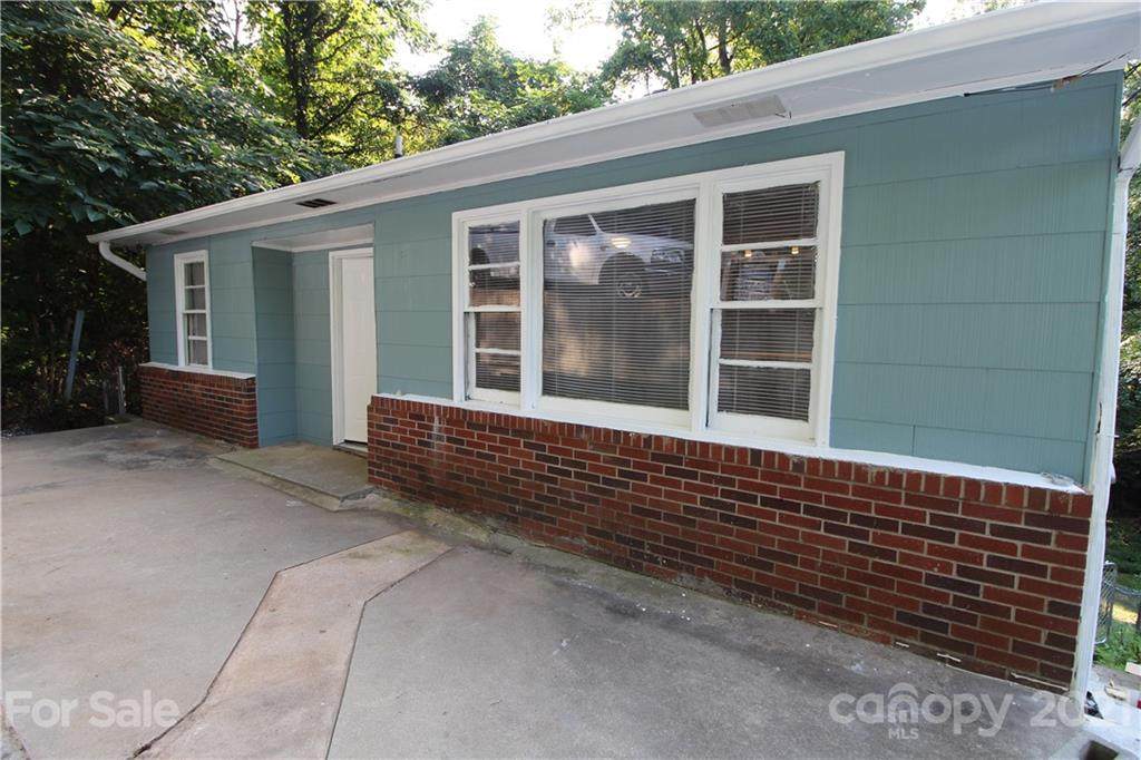508 Arlington Circle - Photo 1