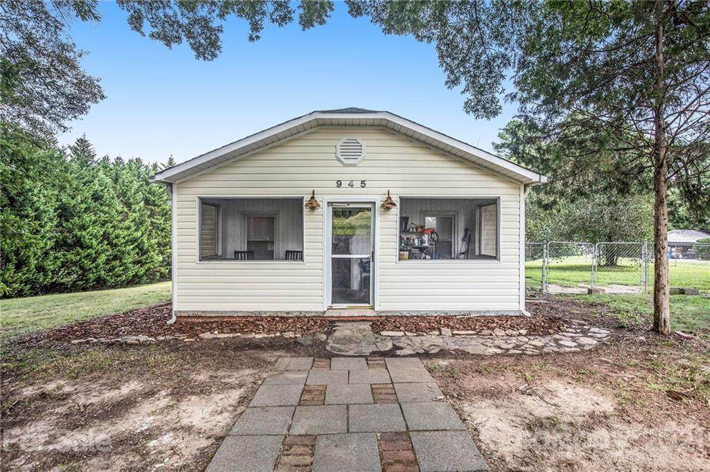 945 Cold Springs Road - Photo 1