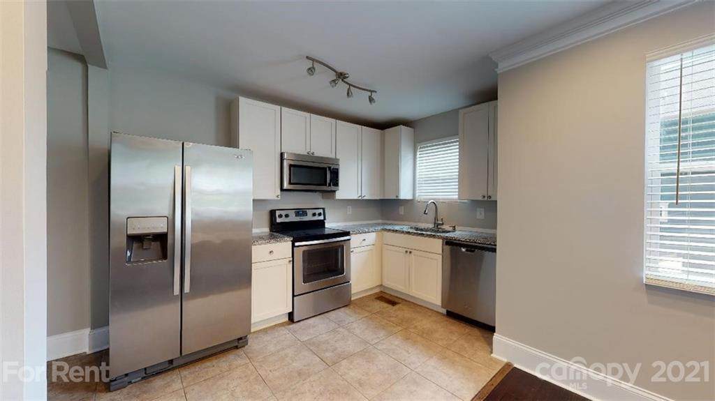 2508 Columbus Circle - Photo 1
