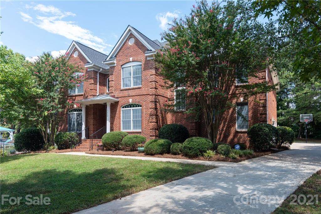 19412 Laurel Glen Avenue - Photo 1