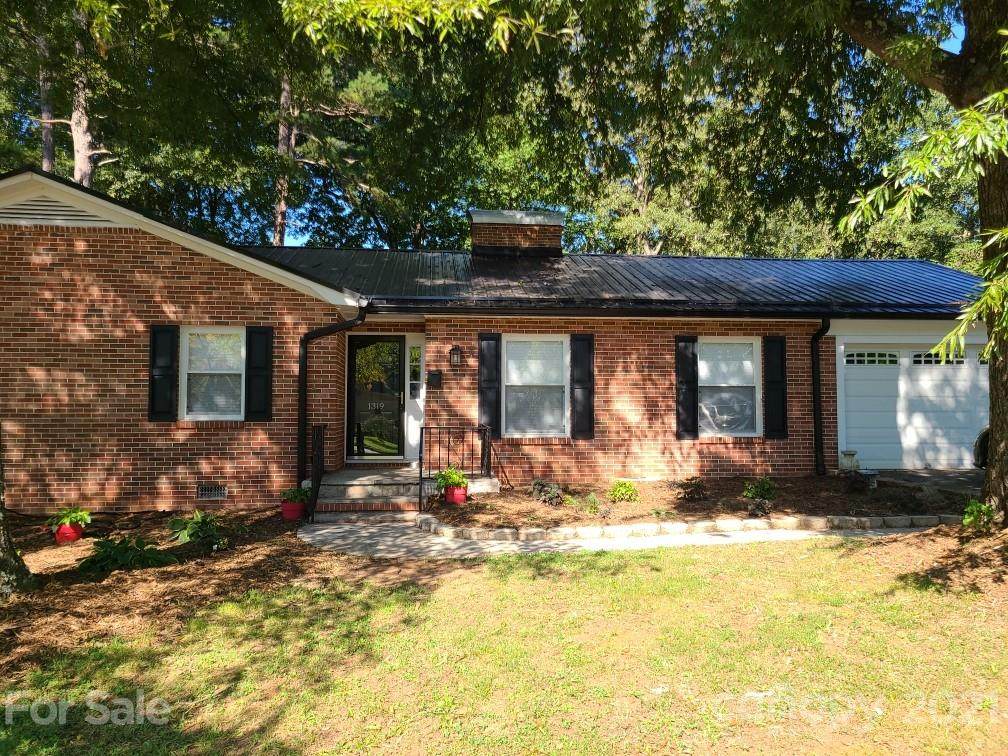 1319 7th Street - Photo 1