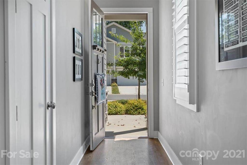 5212 Valley Stream Road - Photo 1