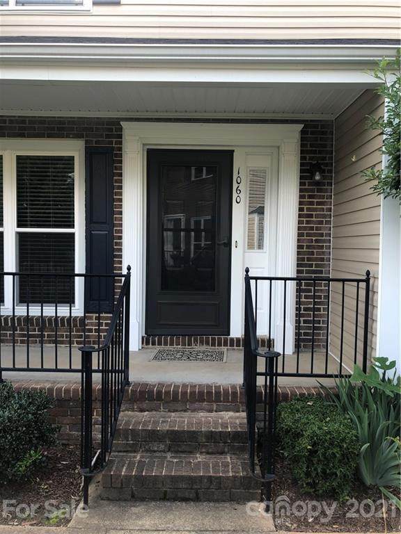 1060 Surry Lane - Photo 1