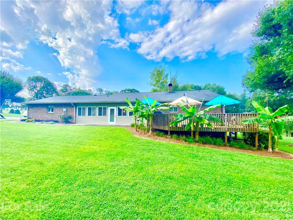 701 Garrou Avenue - Photo 1
