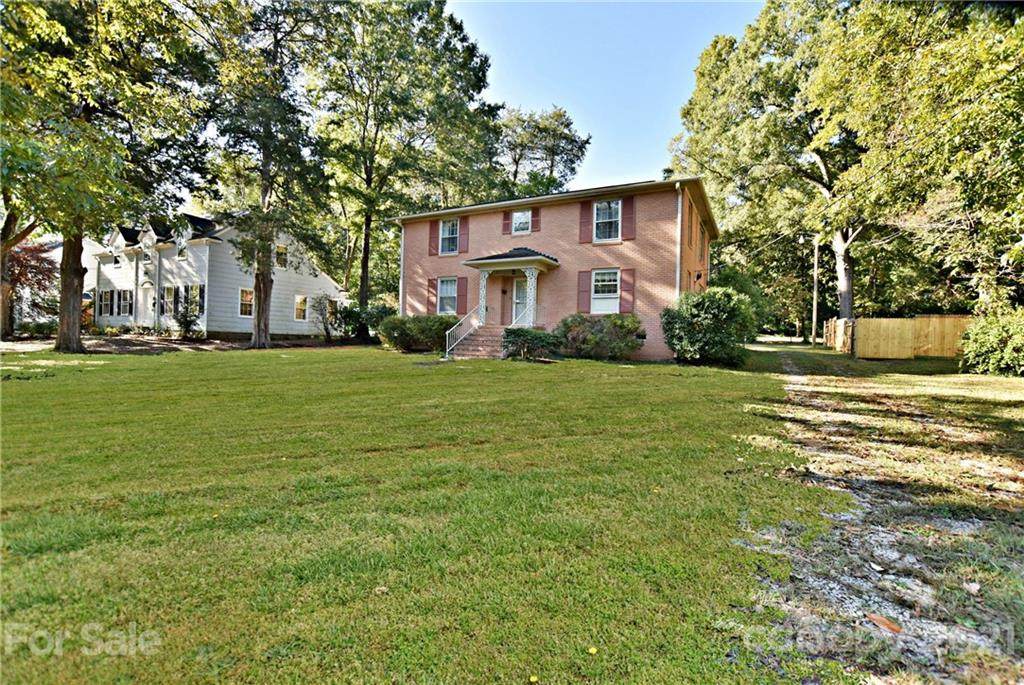 112 Henry Street - Photo 1