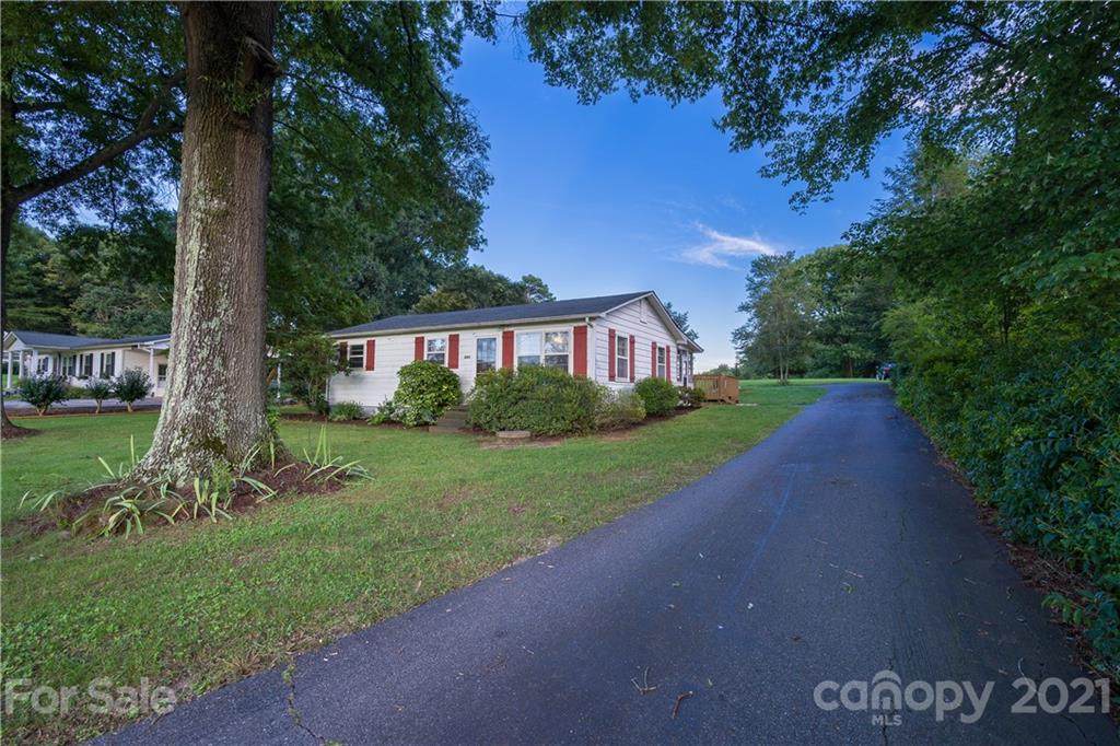 2289 Claremont Road - Photo 1