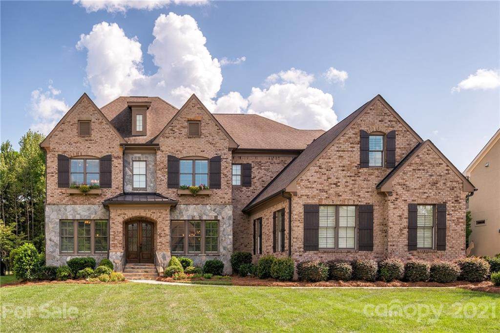 233 Glenmoor Drive - Photo 1