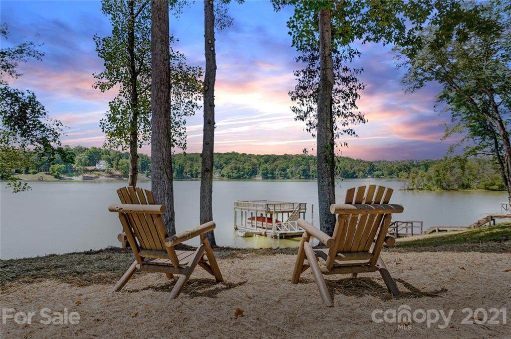 5636 Plantation Ridge Road - Photo 1