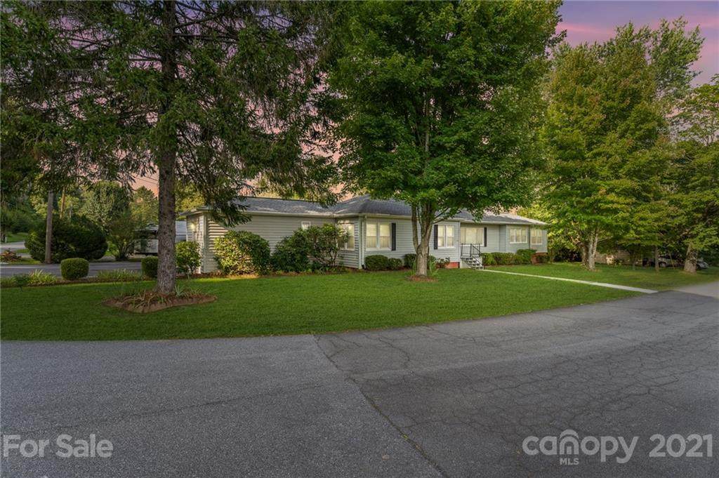 44 Montview Circle - Photo 1