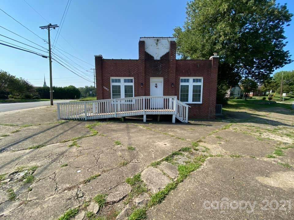 1605 Harper Avenue - Photo 1