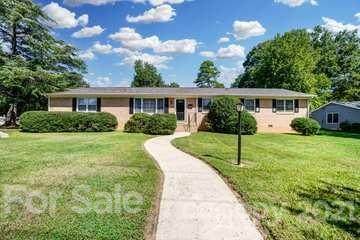 1100 Nottingham Drive - Photo 1