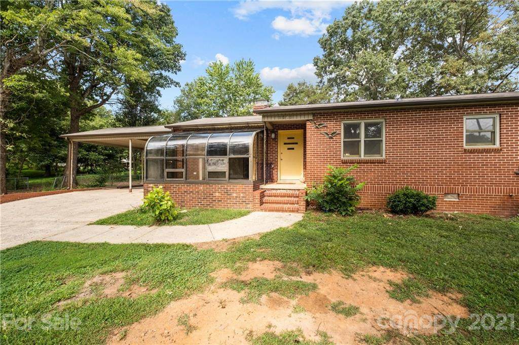 1529 23rd Street Place - Photo 1
