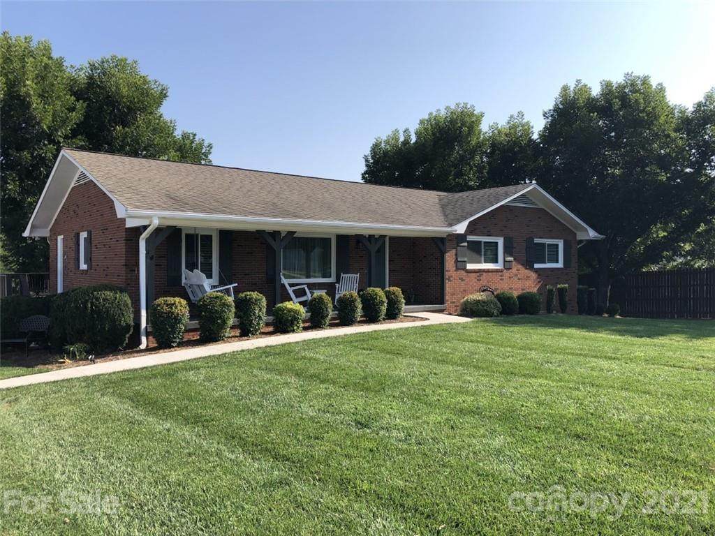 1205 Yadkin Street - Photo 1