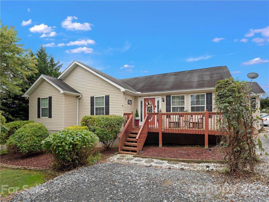 33 Roseland Drive - Photo 1