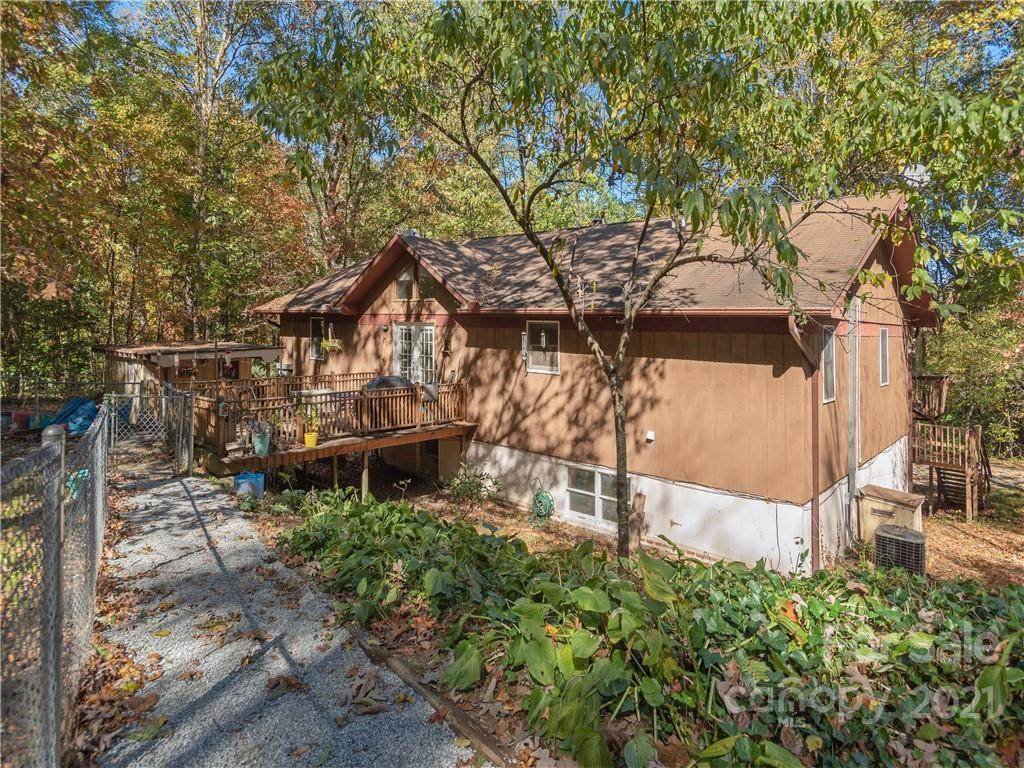 101 Foxwood Drive - Photo 1