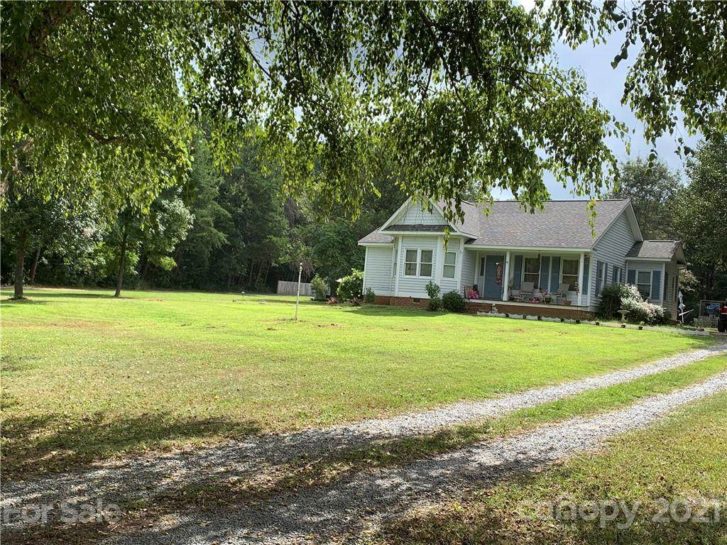 110 Foxworth Drive - Photo 1