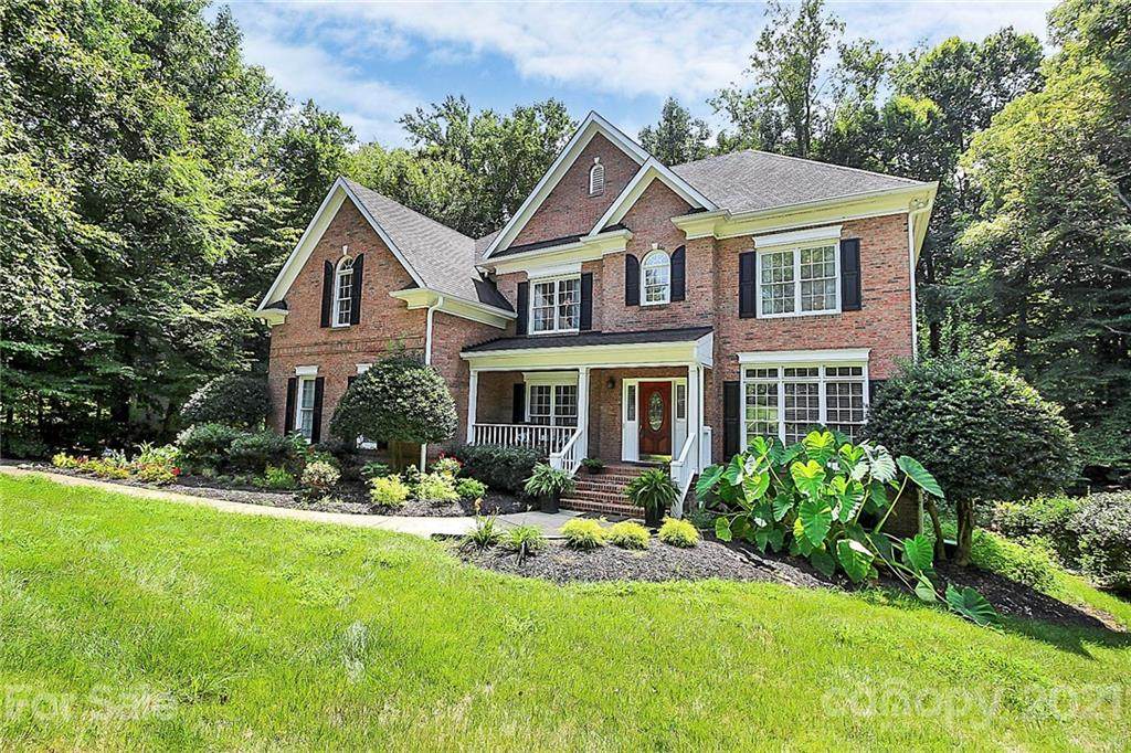 3019 Lakewood Edge Drive - Photo 1