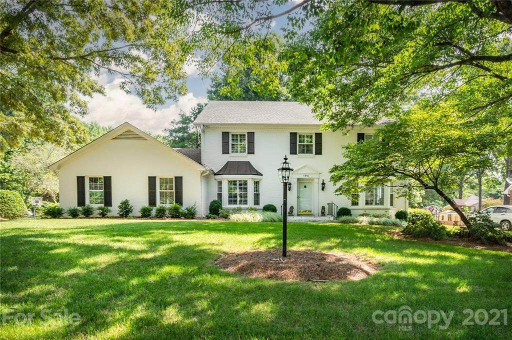 1014 Charter Place - Photo 1