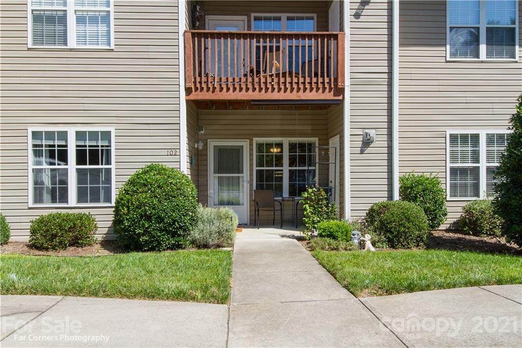 18 Commons Way - Photo 1
