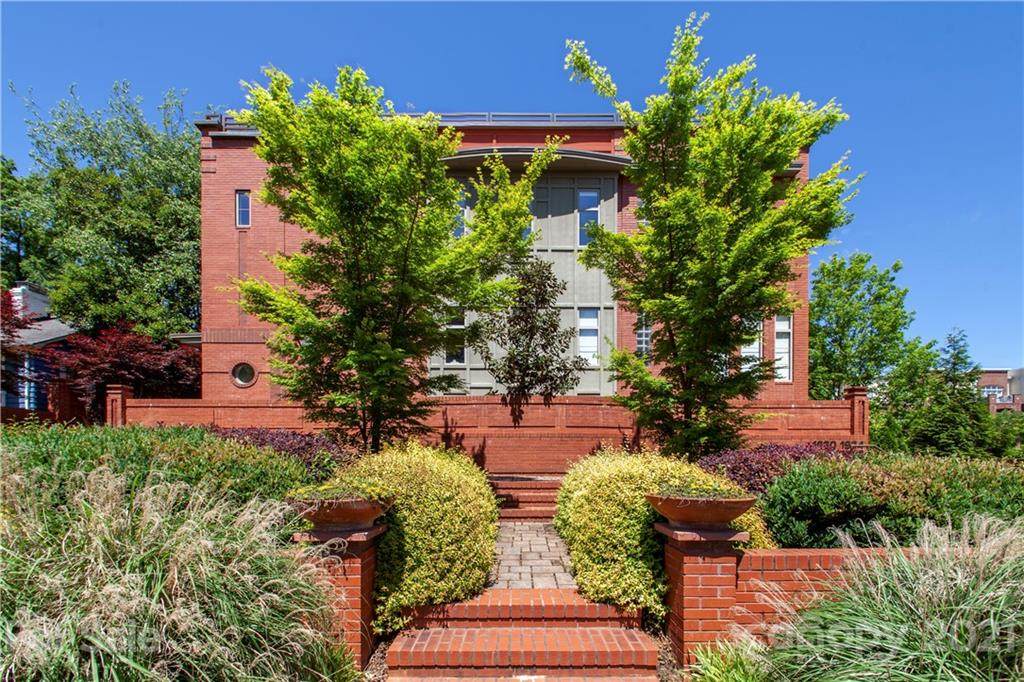 1934 Scott Avenue - Photo 1