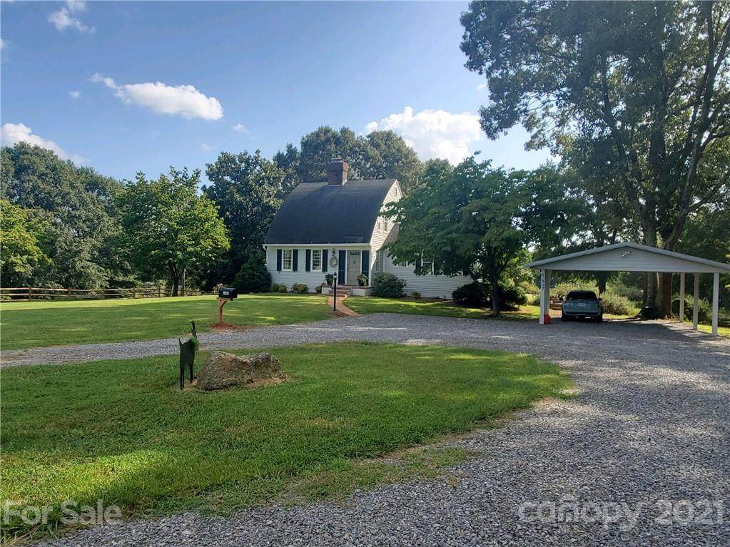 1407 Metcalf Road - Photo 1