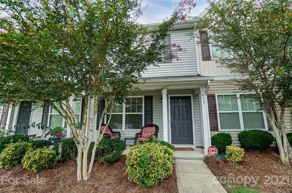 613 Cahill Lane - Photo 1
