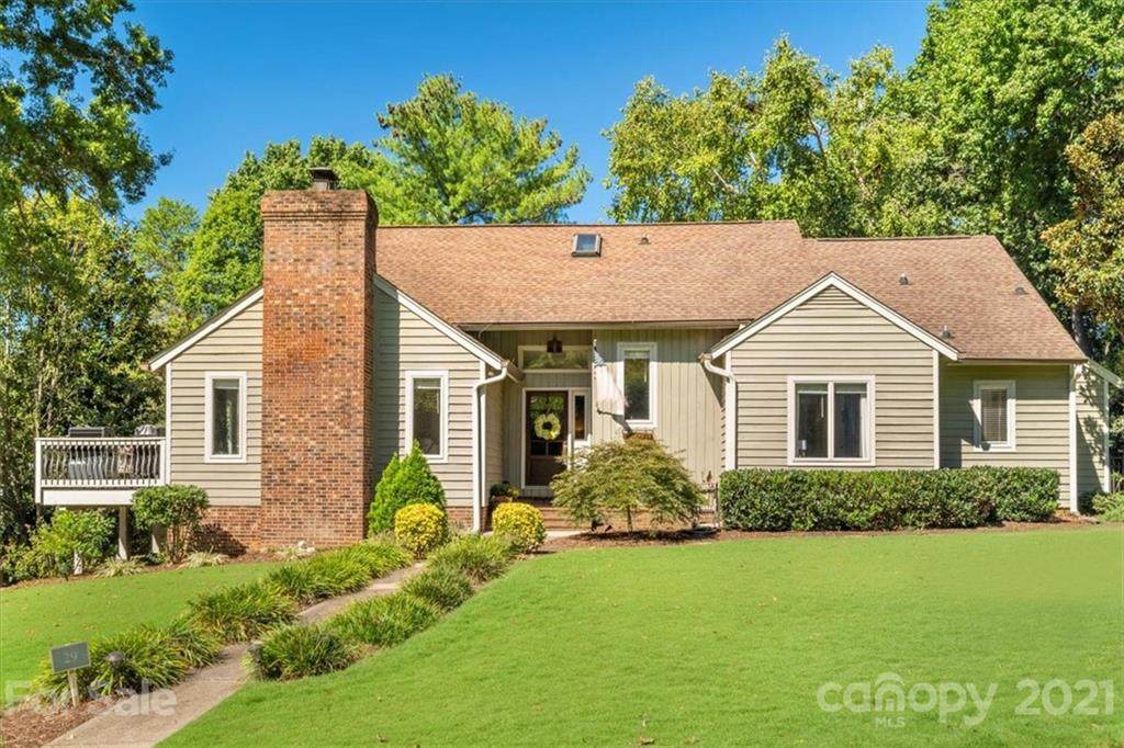 29 Commodore Point Road - Photo 1