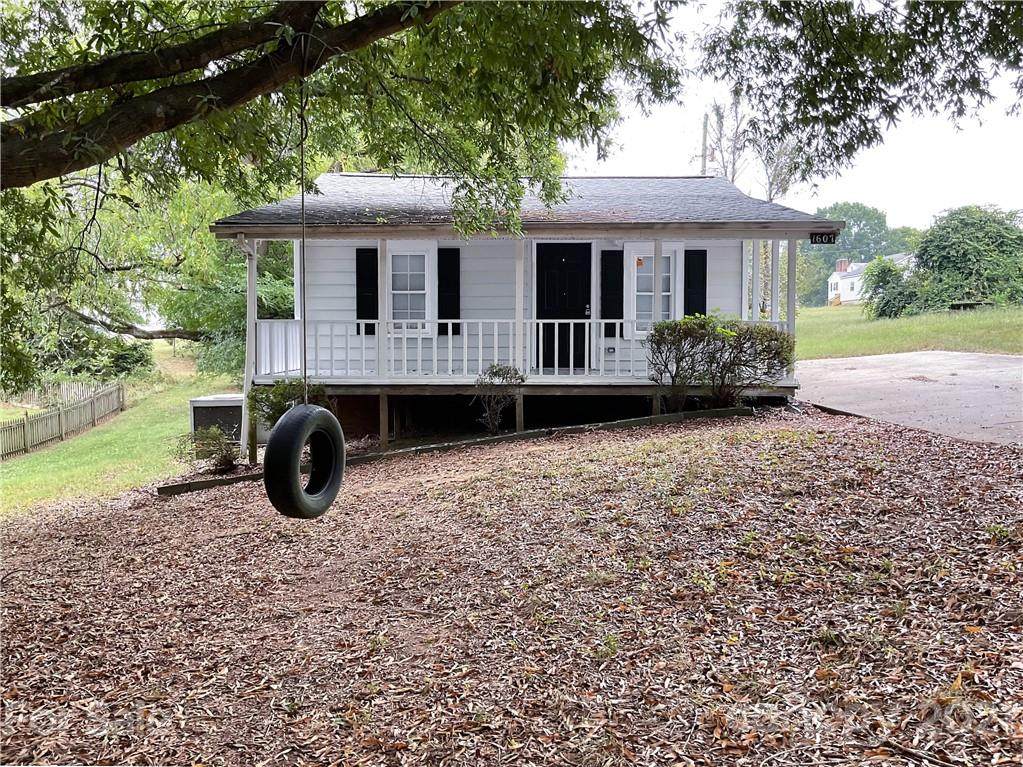 1607 Russell Courtney Road - Photo 1