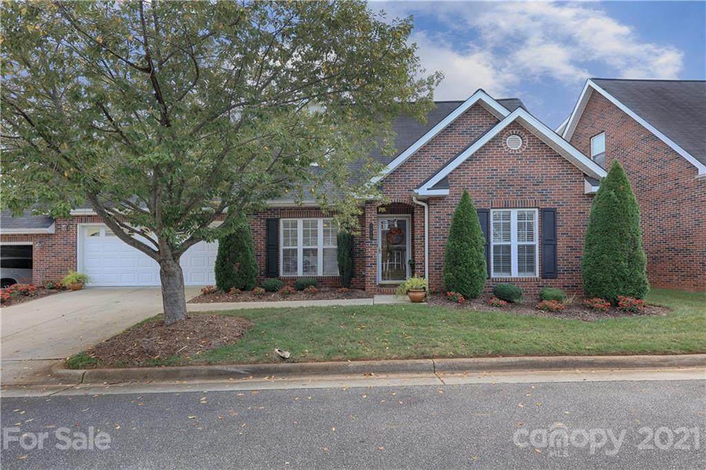 1618 Crown Vue Court - Photo 1