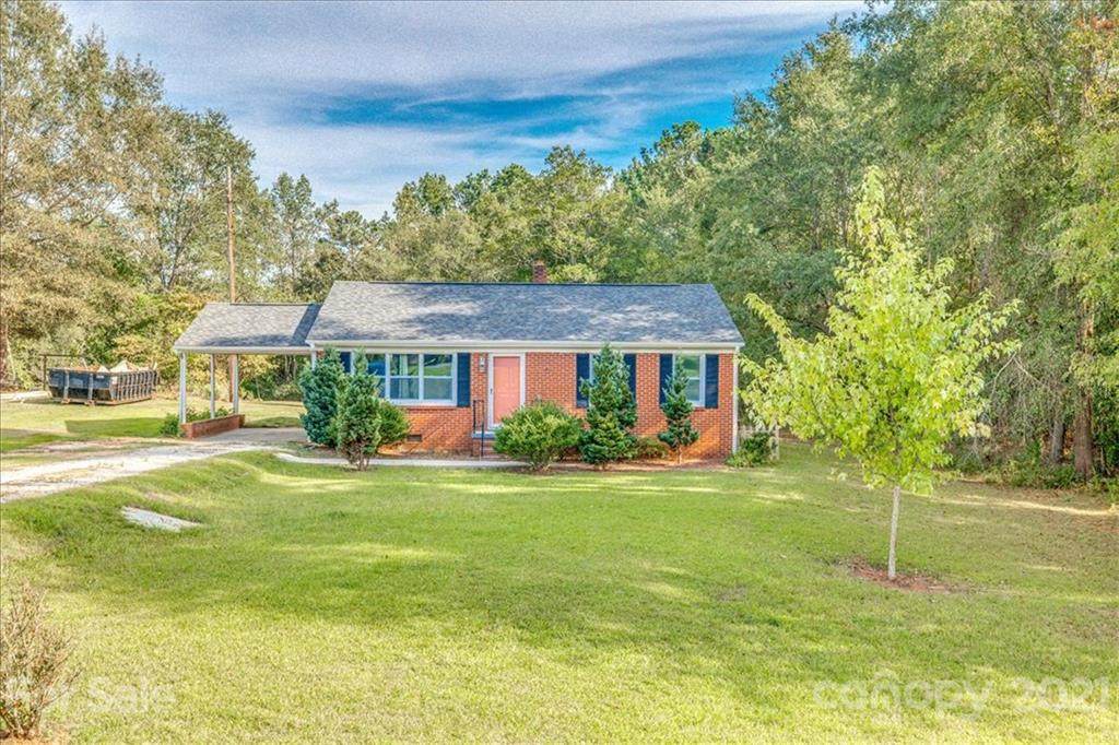 405 Sunset Avenue - Photo 1