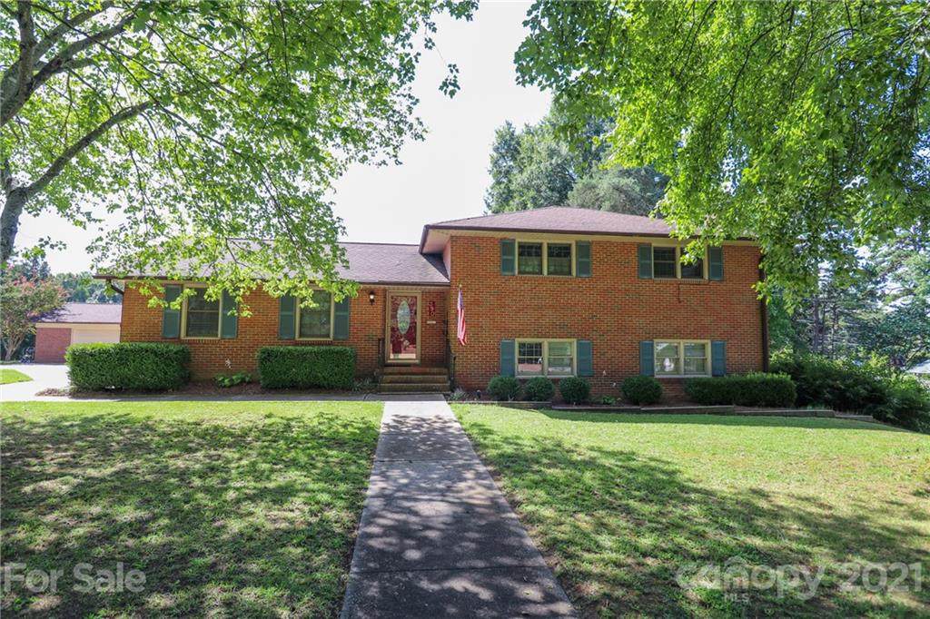 390 Knoll Court - Photo 1