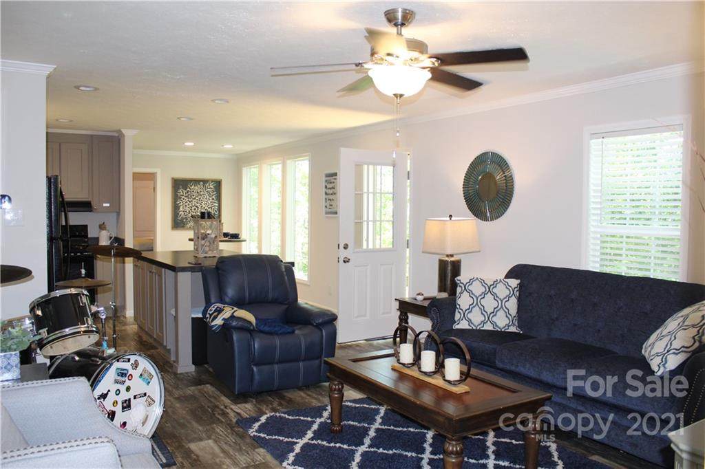 216 Raven Top Drive - Photo 1