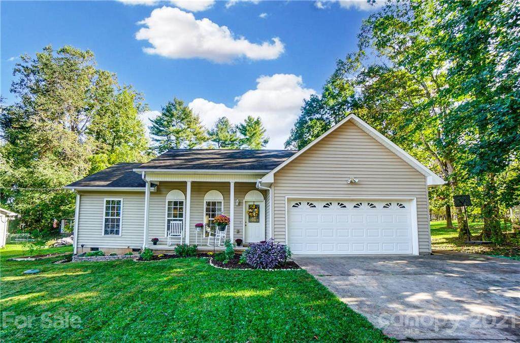 184 Roseman Lane - Photo 1