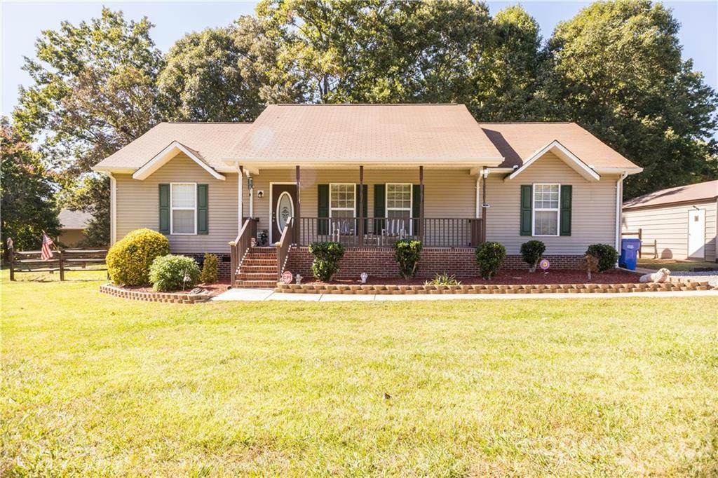 336 Flower House Loop - Photo 1