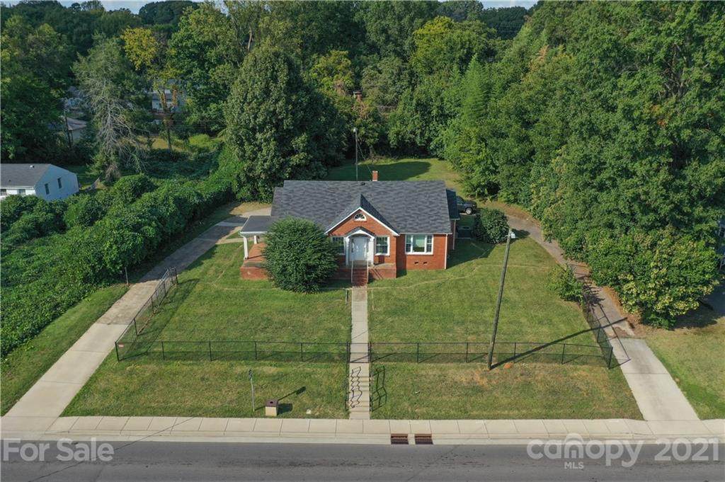 1238 West Boulevard - Photo 1