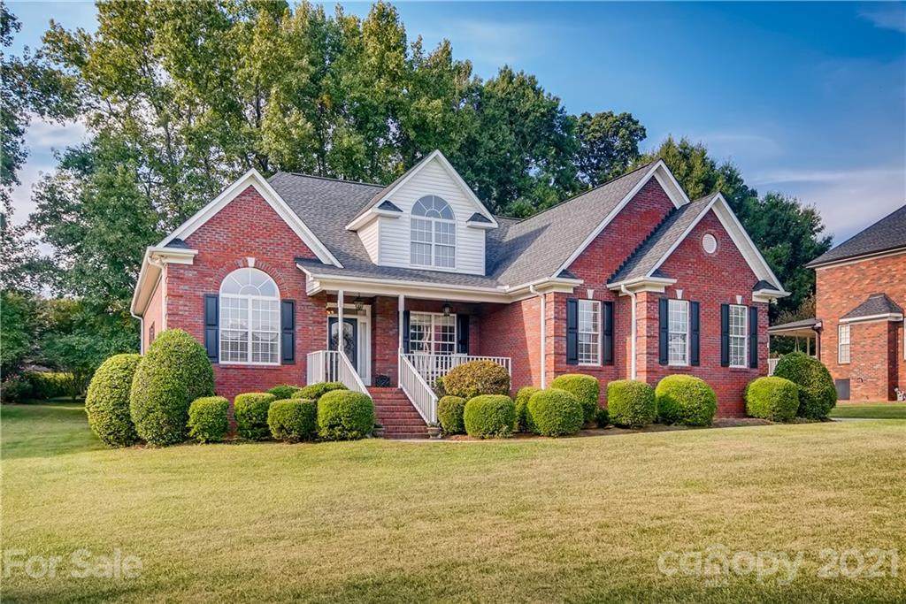137 Eaglecrest Drive - Photo 1
