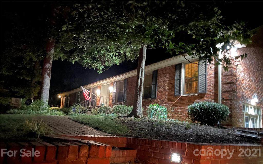 321 Glen Oaks Road - Photo 1