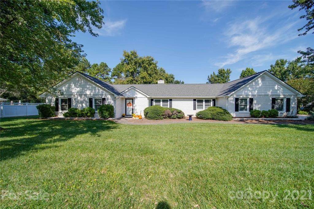 909 Larkhaven Lane - Photo 1