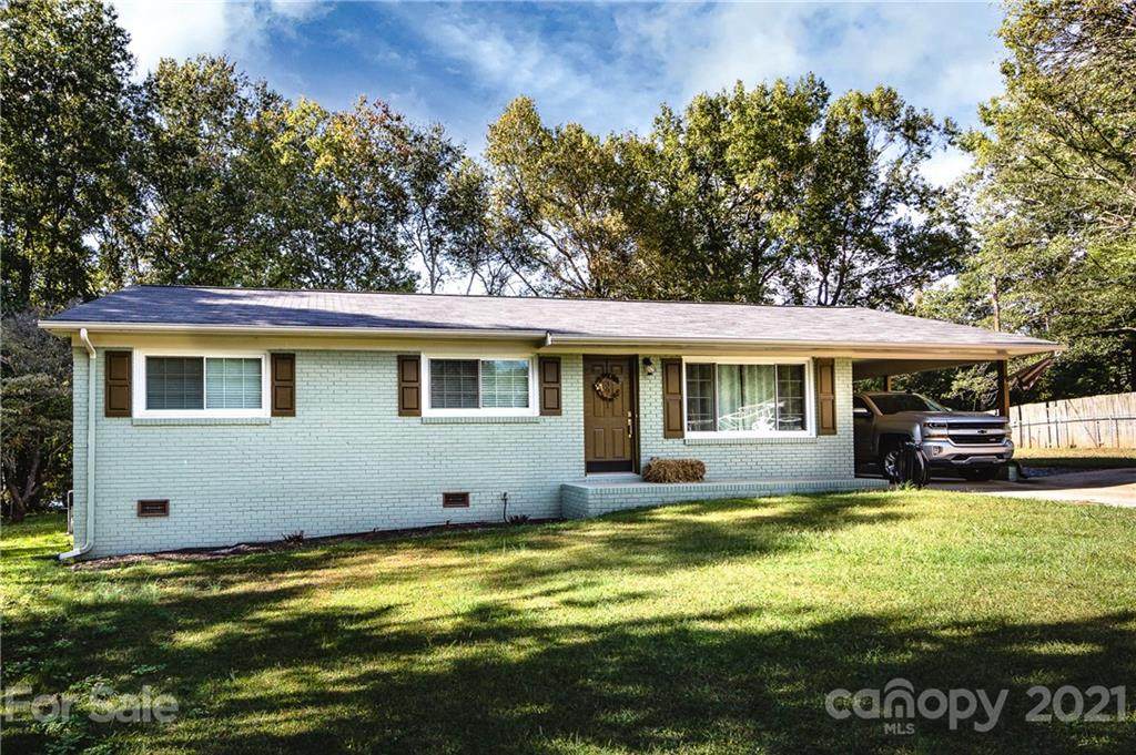 3901 Willowbrook Circle - Photo 1