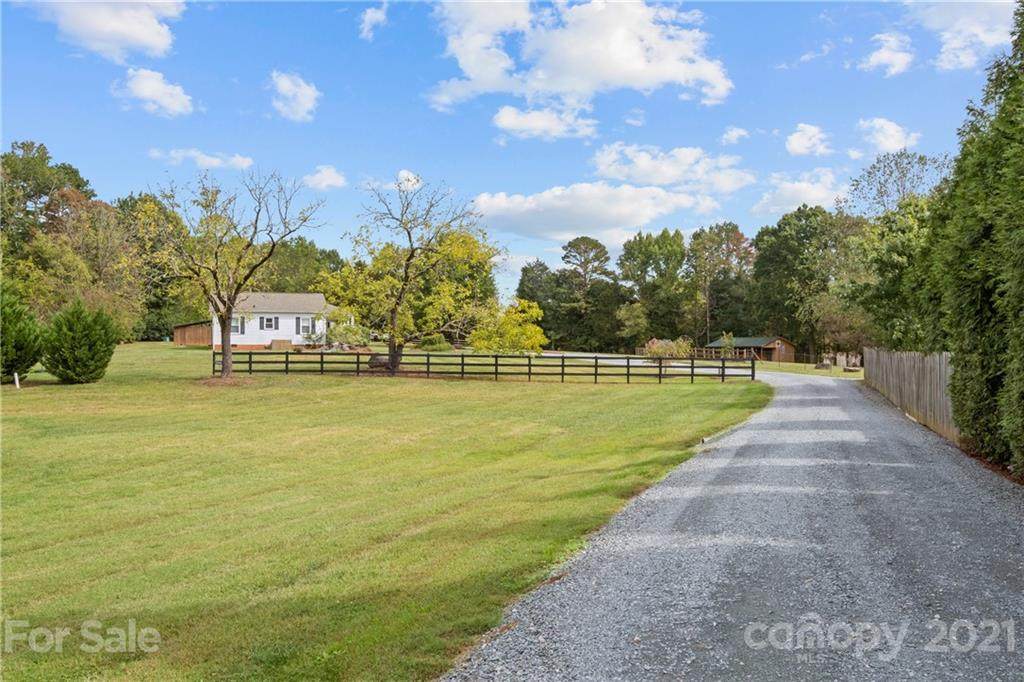 3024 Stevens Schultz Lane - Photo 1