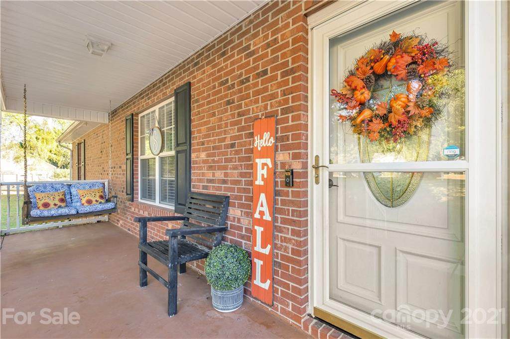 142 Scotch Pine Drive - Photo 1