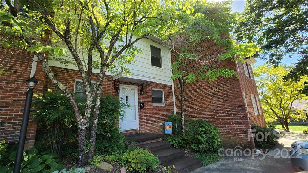 1407 Kensington Road - Photo 1